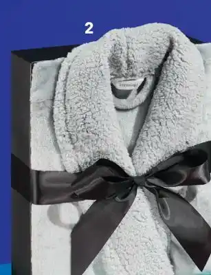 Pharmaprix Boxed robe, sage green offer