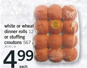 Fortinos White or wheat dinner rolls 12's or stuffing croutons 567 g offer