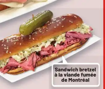 Metro SANDWICH BRETZEL À LA VIANDE FUMÉE DE MONTRÉAL offer