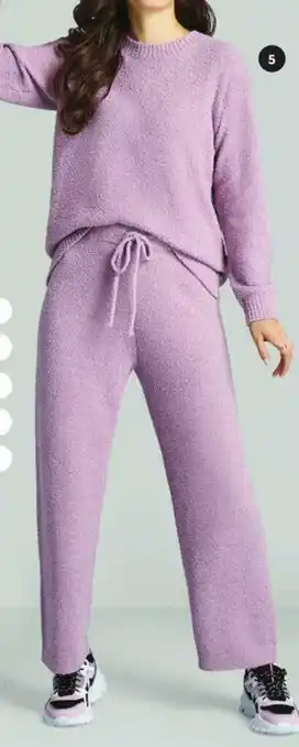 Giant Tiger Teddy yarn sweater offer