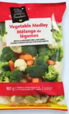 Walmart Your Fresh Market Vegetable Medley or Broccoli Florets offer