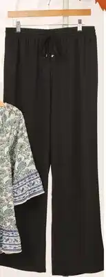 Giant Tiger crinkle pants offer