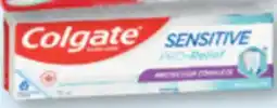 Familiprix Colgate Extra Clean toothbrush Soft offer