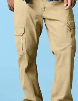 Walmart Chemise à motif écossais ou pantalon cargo Wrangler offer