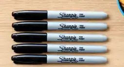 Walmart Paq. de 5 marqueurs permanents Sharpie offer