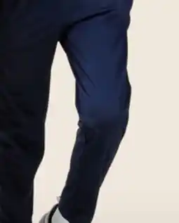 Walmart Chandail à capuchon ou pantalon effilé Athletic Works offer