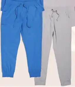 Giant Tiger Women's scrub joggers offer