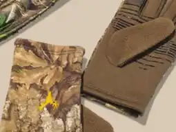 Giant Tiger Printed Light Gloves offer