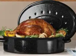 Walmart Rôtissoire ovale Starfrit 18 po avec couvercle offer