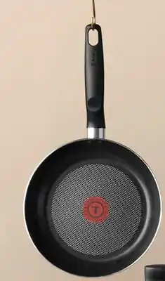 Walmart Poêle à frire Essential de T-fal offer
