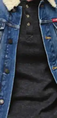 Walmart Haut isotherme Wrangler à encolure boutonnée pour hommes offer