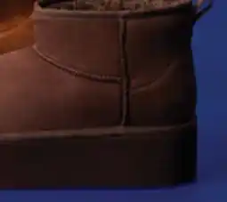 Walmart Bottes tout-aller Time and Tru pour femmes offer