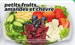 Metro PETITS FRUITS, AMANDES ET CHÈVRE offer