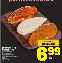 Metro POITRINES DE POULET FRAIS DÉSOSSÉES | FRESH BONELESS SEASONED CHICKEN BREASTS offer