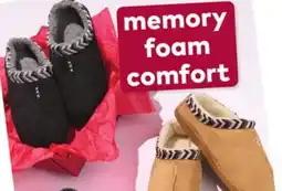 Giant Tiger Men's slippers offer