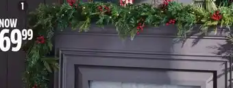 Canadian Tire 9´ Pre-Lit Scarlett Cedar Berry Garland offer