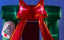 Walmart Arche gonflable Holiday Time en forme de boîte-cadeau 10 pi offer