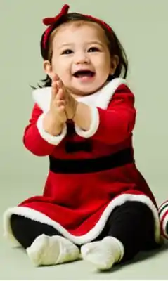 Walmart Ens. de lutin ou père Noël pour bébés offer