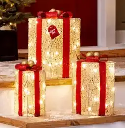 Walmart Ens. de 3 cadeaux décoratifs à lumières à DEL offer