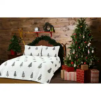 Giant Tiger King Holiday Quilt Set - 3pc. offer