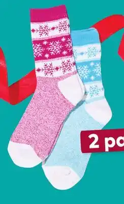 Giant Tiger girls thermal socks Girls, 5-9 offer