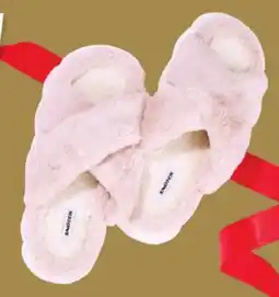 Giant Tiger Women's slippers offer