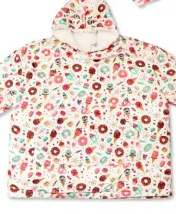 Toys R us Jesse & Lulu Lounge Oversized Hooded Blanket: White Bakeshop offer