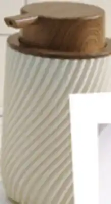 Giant Tiger Bathroom accessories offer