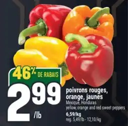 Marché Adonis Poivrons rouges, orange, jaunes | yellow, orange and red sweet peppers offer