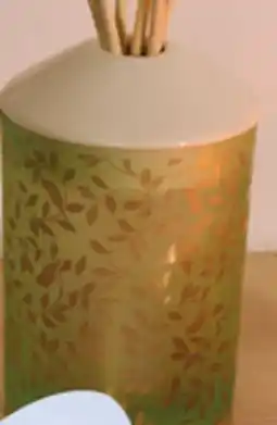 Giant Tiger 100 ml glass diffuser or 10.6 oz scented candle offer