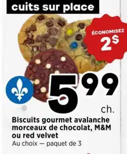 Val-Mont Biscuits gourmet avalanche morceaux de chocolat, M&M ou red velvet offer