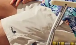 Walmart Short de plage Izod à ceinture élastique offer