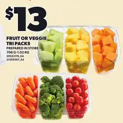 Loblaws FRUIT OR VEGGIE TRI PACKS, 706 G-1.02 KG offer
