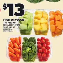 Loblaws FRUIT OR VEGGIE TRI PACKS, 706 G-1.02 KG offer