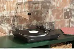 2001 Audio Video VICTROLA TURNTABLE SUITCASE GLOW BT offer