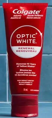 Walmart Dentifrice Optic White Renouveau de Colgate offer