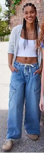 Walmart No Boundaries wide-leg barrel jeans offer
