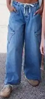 Walmart No Boundaries wide-leg barrel jeans offer