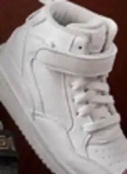 Walmart Chaussures de basketball AND1 pour garcons offer