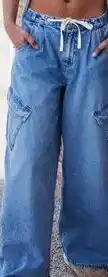 Walmart No Boundaries wide-leg barrel jeans offer