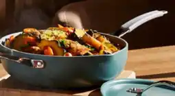 Walmart Casserole antiadhésive Tramontina 4,7 l avec ustensile et dessous-de- plat en bambou offer