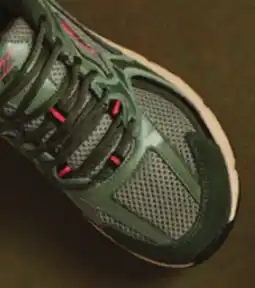 Walmart Chaussures de sport Avia pour hommes offer