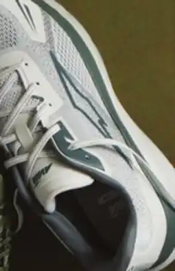 Walmart Chaussures de sport Avia pour hommes offer