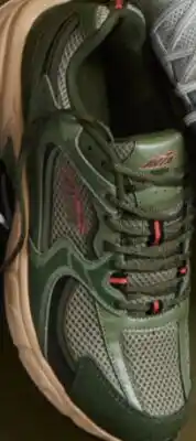 Walmart Chaussures de sport Avia pour hommes offer