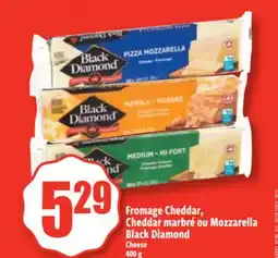 Bonanza Fromage Cheddar, Cheddar marbré ou Mozzarella Black Diamond offer
