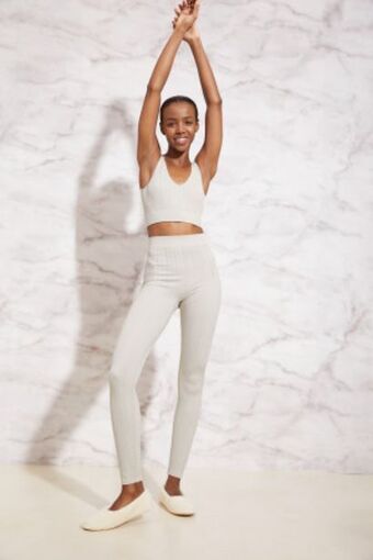 H&M Seamless leggings offer
