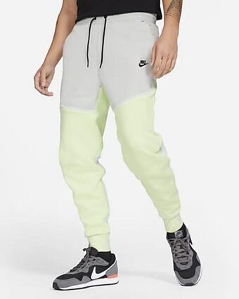Nike Nike sportswear tech fleece offer