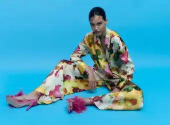 Zara Pantalón ancho estampado oferta