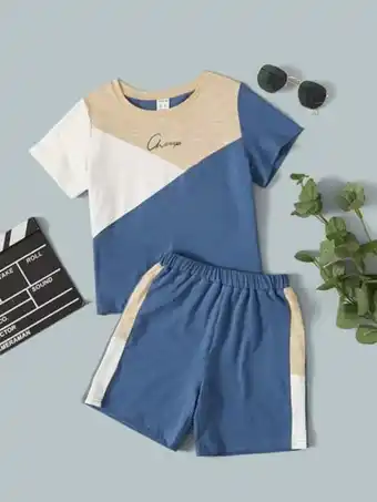 Niñitos shorts con camiseta con estampado de letra de color combinado