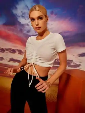 Shein Camiseta corta unicolor con cordón delantero oferta